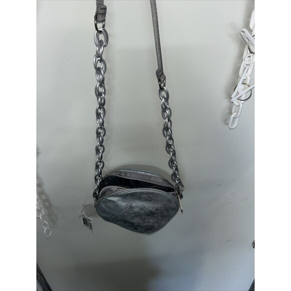 Le sportsac Silver sequins Round Small Crossbody NWT - Picture 9 of 16
